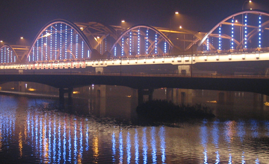 東三環橋和灞河西岸迎水面照明